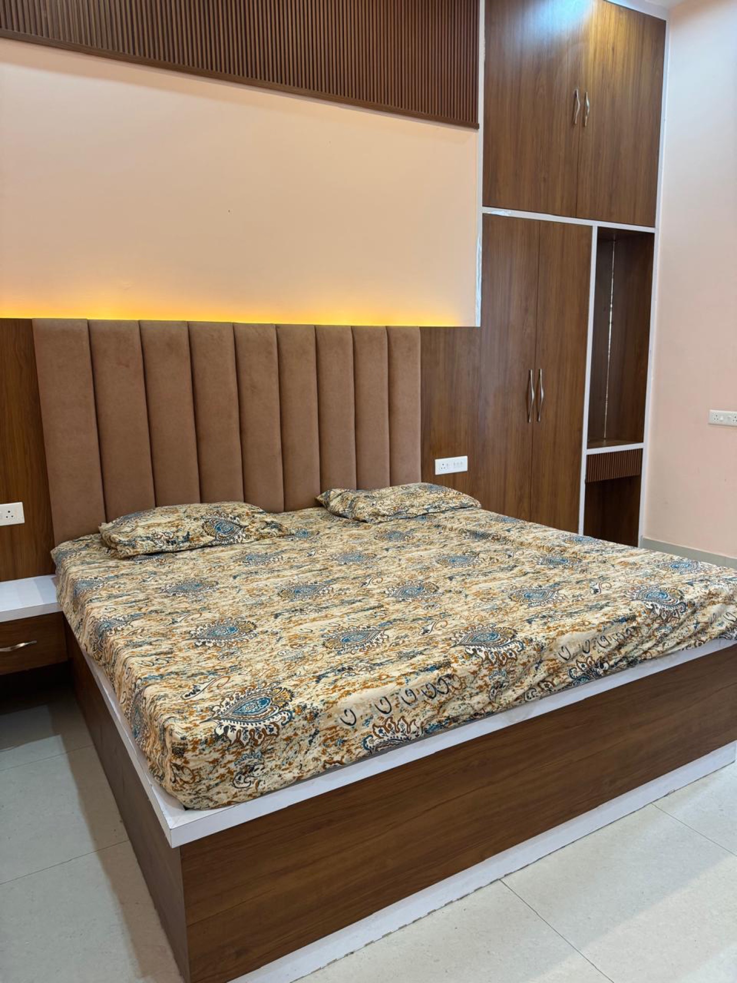 Paisley-bedded king room